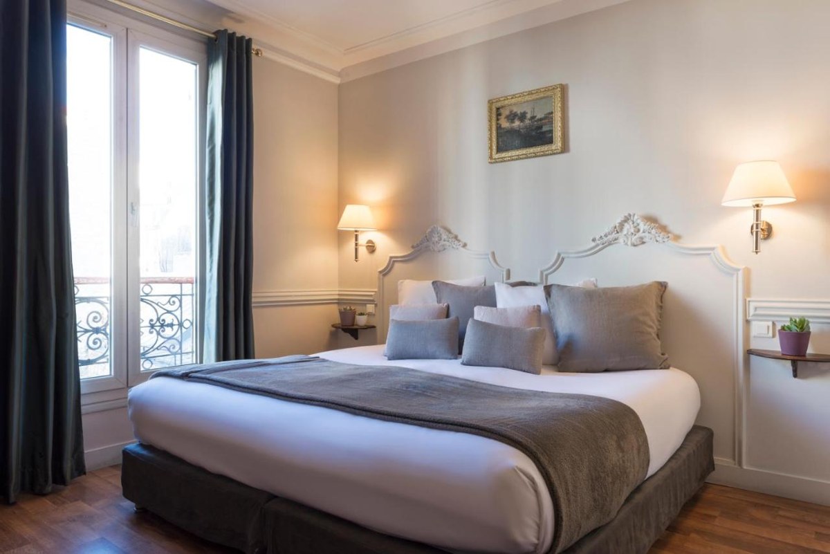 HOTEL DE LA PORTE DOREE photo 2