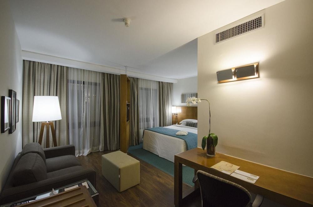HOTEL ESTANPLAZA BERRINI photo 4
