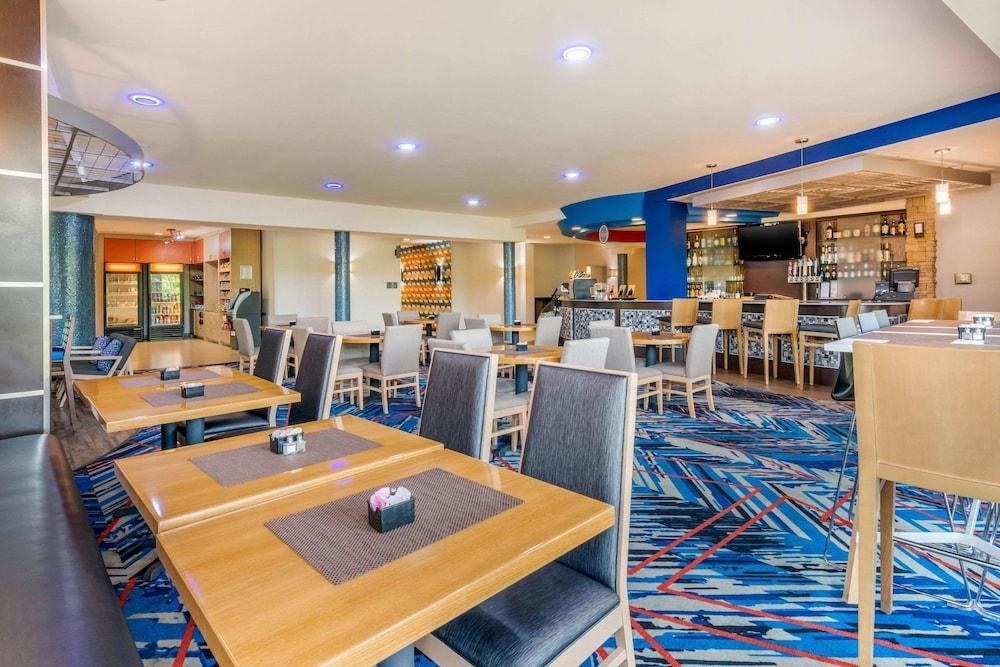 CAMBRIA SUITES AIRPORT SOUTH & CRUISE PORT photo 3