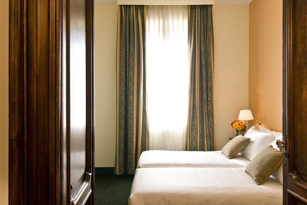 ROME GARDEN HOTEL photo 3