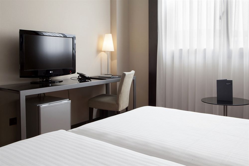 AC HOTEL VALENCIA photo 3