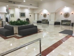 CRYSTAL BEACH SUITES OCEANFRONT HOTEL photo 1