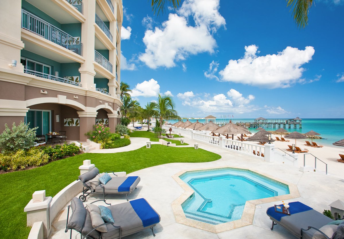 SANDALS ROYAL BAHAMIAN photo 2