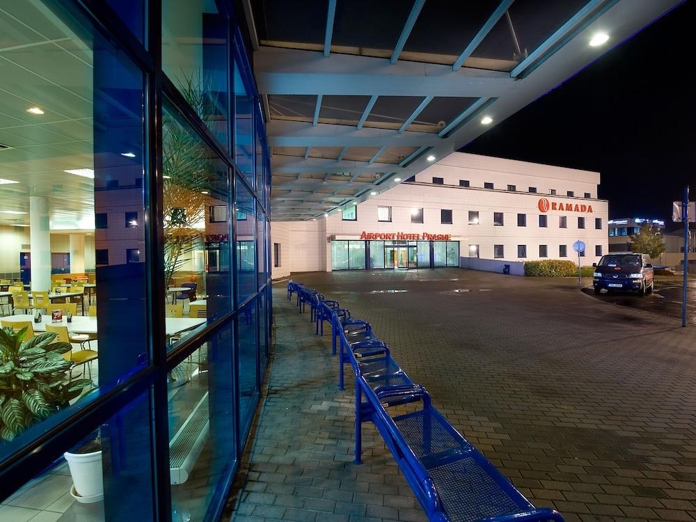Ramada Airport Prague photo 2