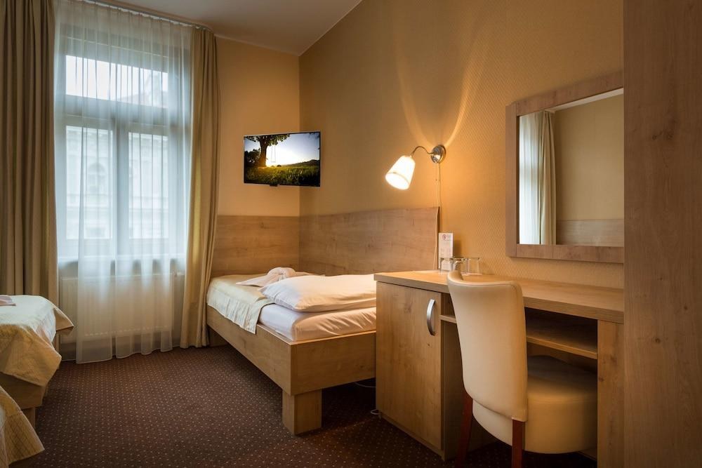 Superior Hotel photo 3