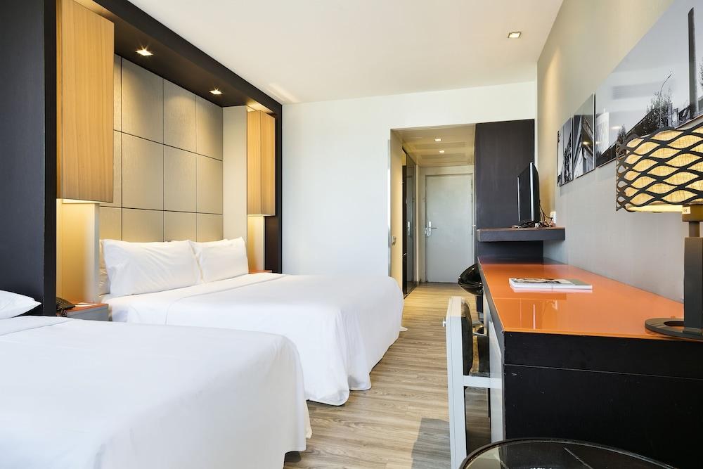 Hotel Barcelona Condal Mar Affiliated by Meliá photo 2