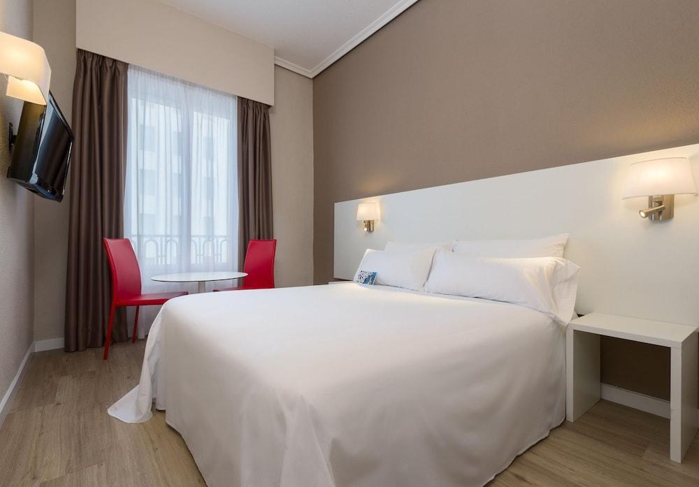 Hotel Madrid Gran Via 25 Affiliated by Meliá