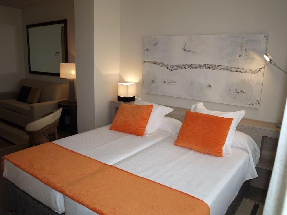 Eco Alcala Suites photo 3