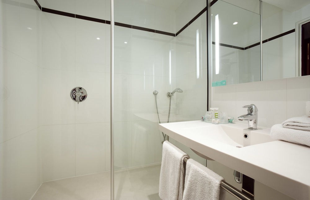 B&B Hotel Saint Quentin en Yvelines Centre Gare photo 1