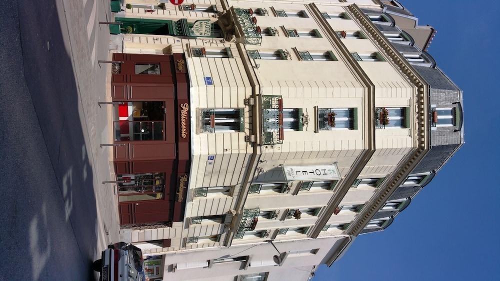 Moulin Vert photo 4