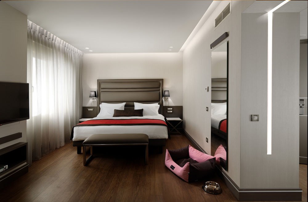 Holiday Suites photo 1