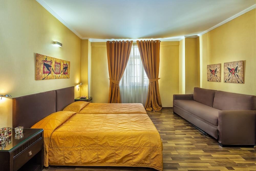 Egnatia photo 3