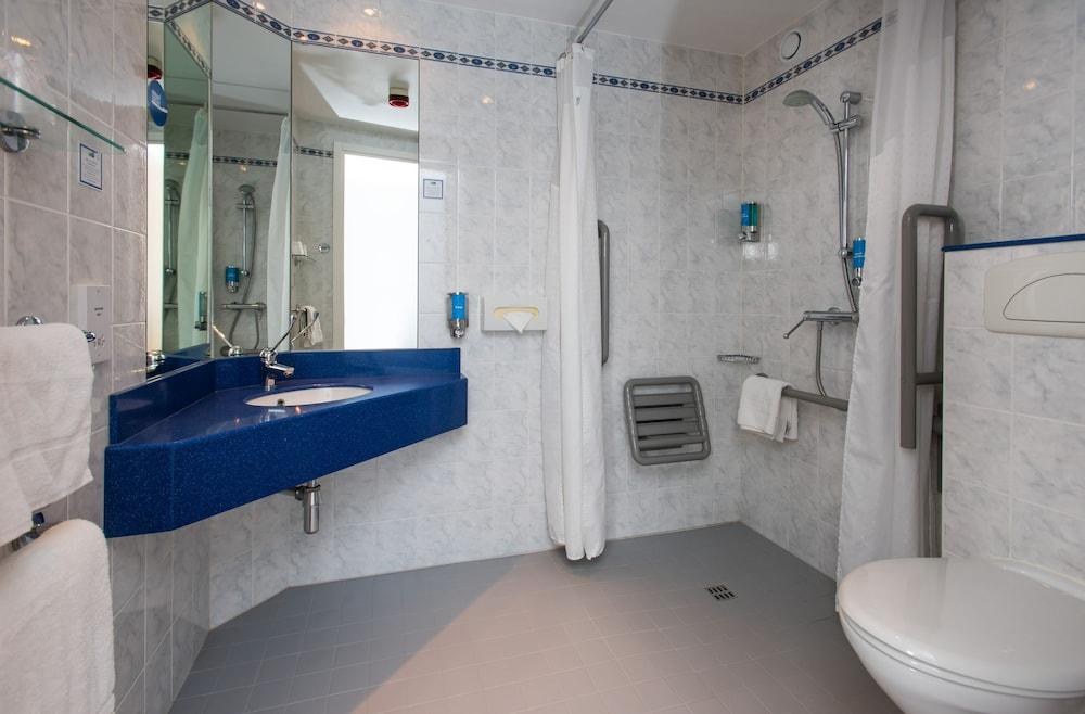 Holiday Inn Express Birmingham Oldbury M5/Jct.2 photo 4