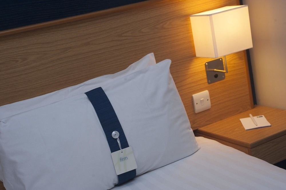 Holiday Inn Express Dunfermline photo 1