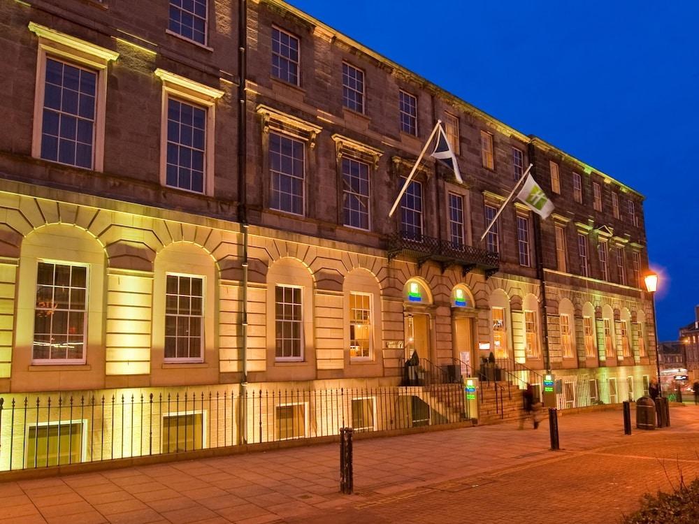 Holiday Inn Express - Edinburgh City Centre photo 2