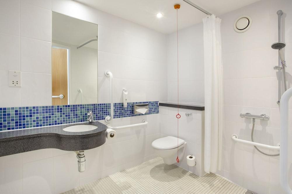 Holiday Inn Express - Edinburgh City Centre photo 4
