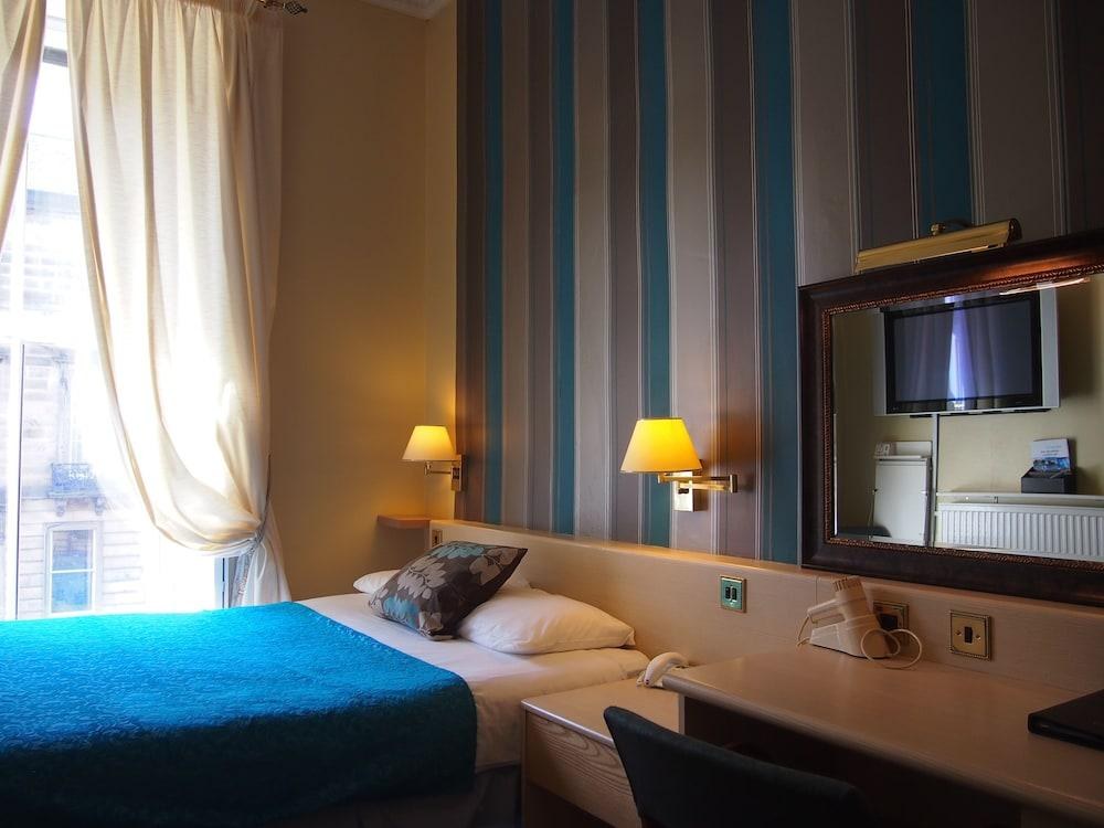 Edinburgh Thistle Hotel photo 2