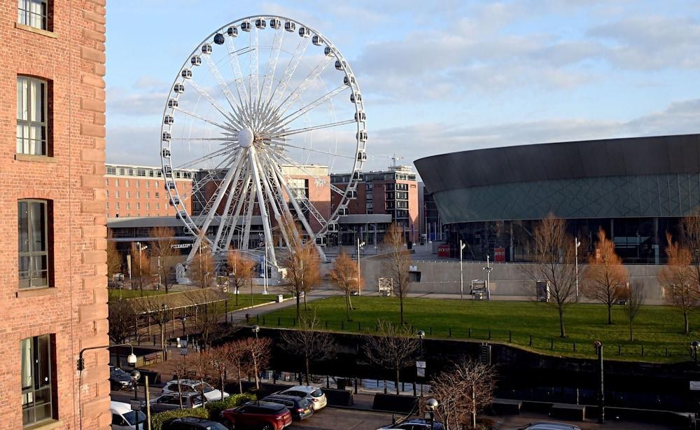 Holiday Inn Express Liverpool - Albert Dock photo 2