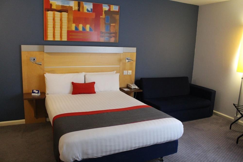 Holiday Inn Express Croydon photo 3
