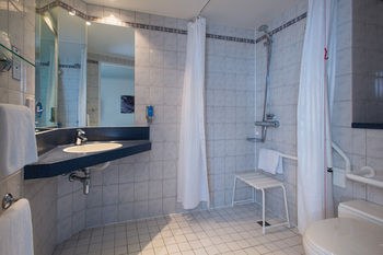 Holiday Inn Express Chingford North Circular photo 1