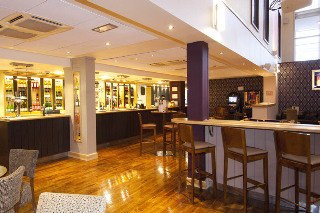 Premier Inn Premier Inn London Heathrow Airport T2 & T3 - Bath Road photo 2
