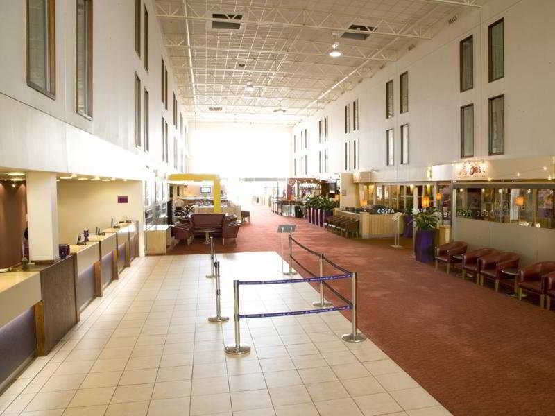 Premier Inn Premier Inn London Heathrow Airport T2 & T3 - Bath Road photo 4