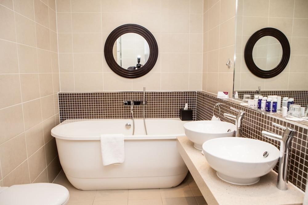 Felbridge Gatwick Hotel & Spa photo 4