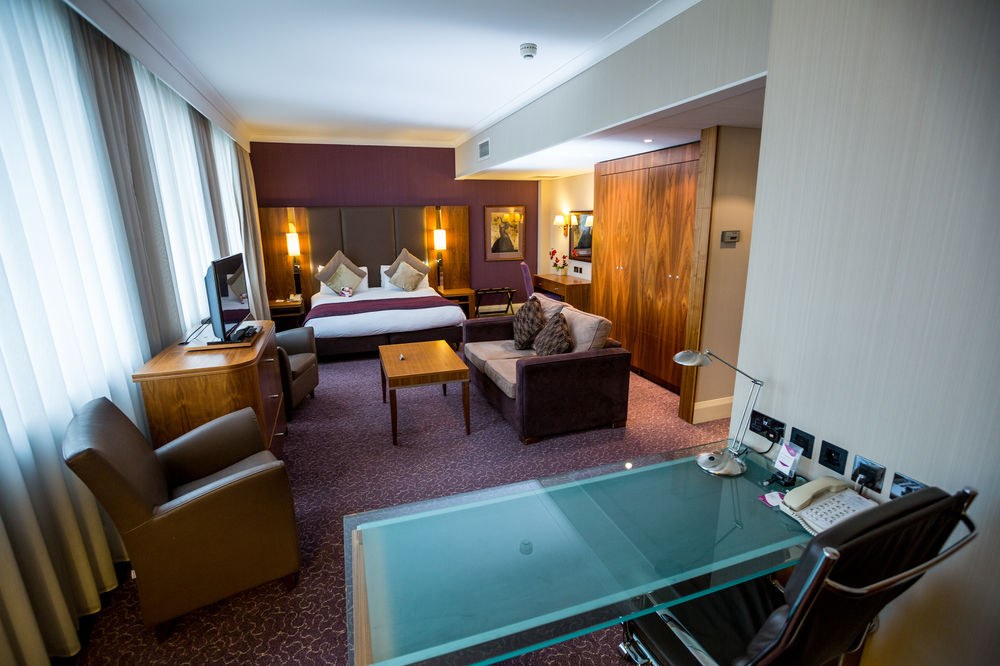 Crowne Plaza London Ealing photo 1