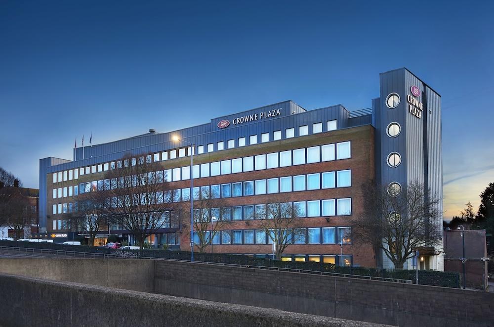 Crowne Plaza London Ealing photo 3