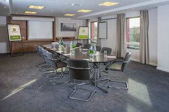 Holiday Inn London - West photo 1