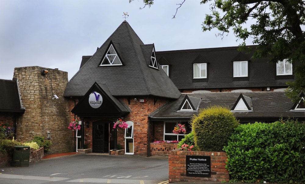 VILLAGE MANCHESTER HYDE - HOTEL & LEISURE CLUB