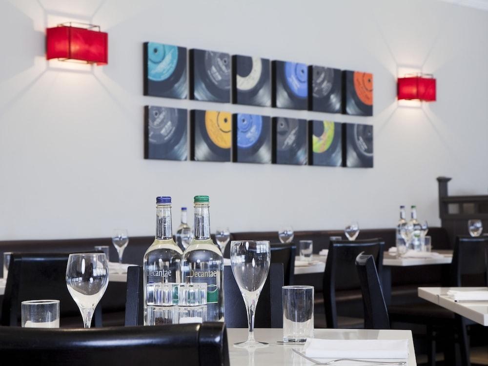 Crowne Plaza Manchester Airport photo 3
