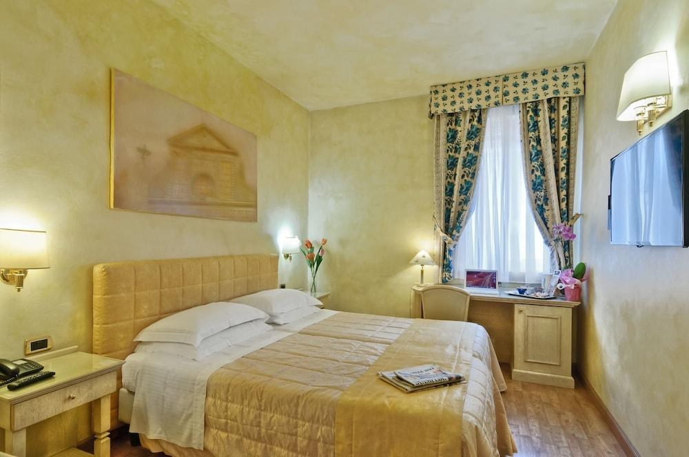 Alba Palace photo 3