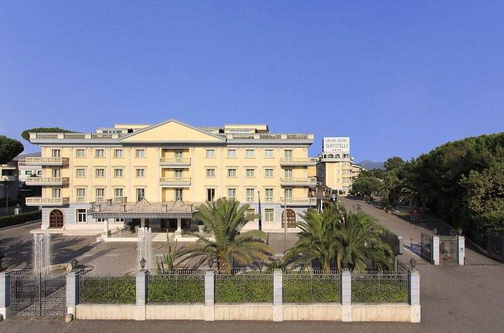 GRAND HOTEL VANVITELLI photo 2
