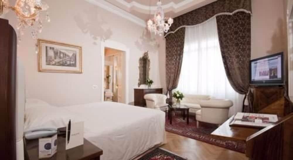 Grand Hotel Rimini photo 2