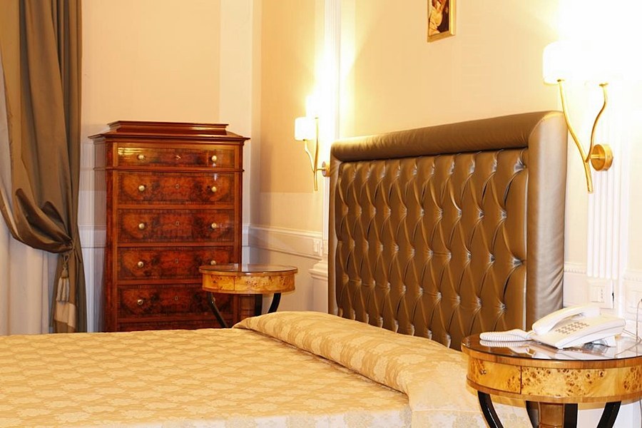 BOUTIQUE HOTEL TREVI