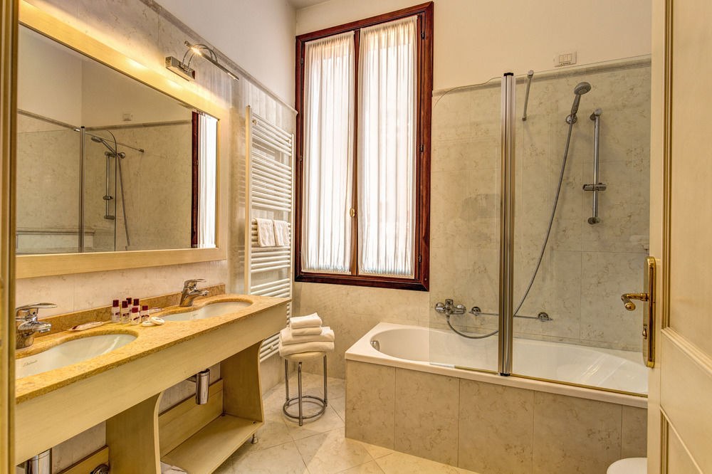 Bella Venezia photo 1