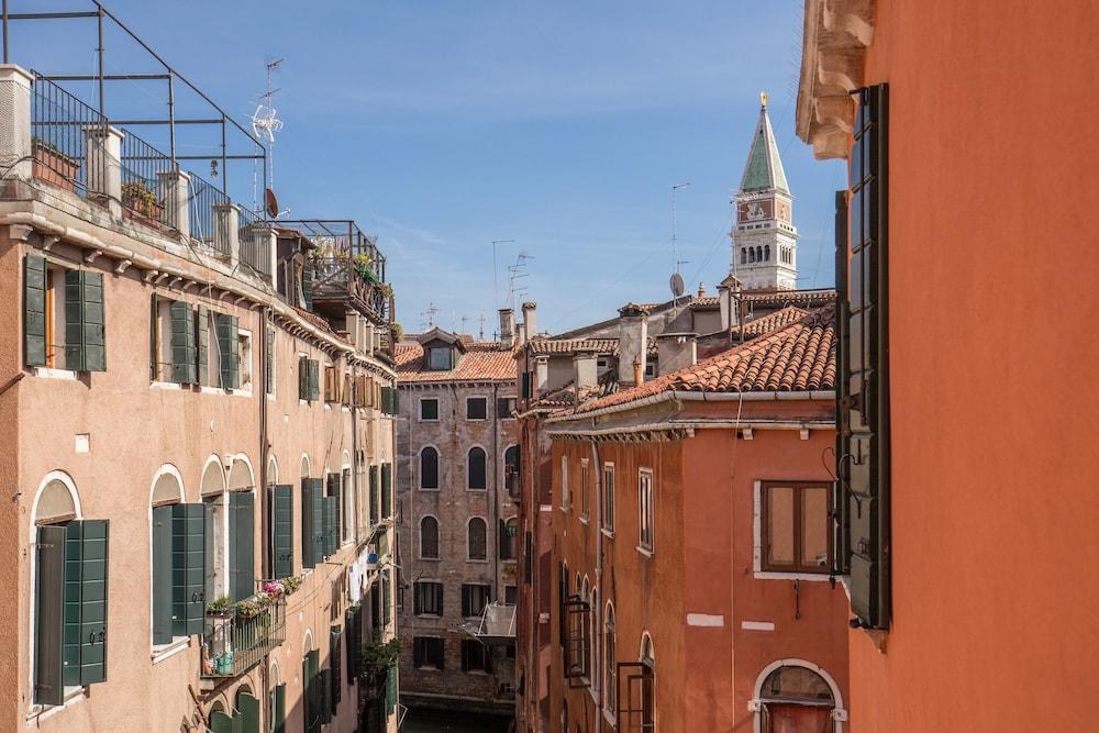 Bella Venezia photo 3