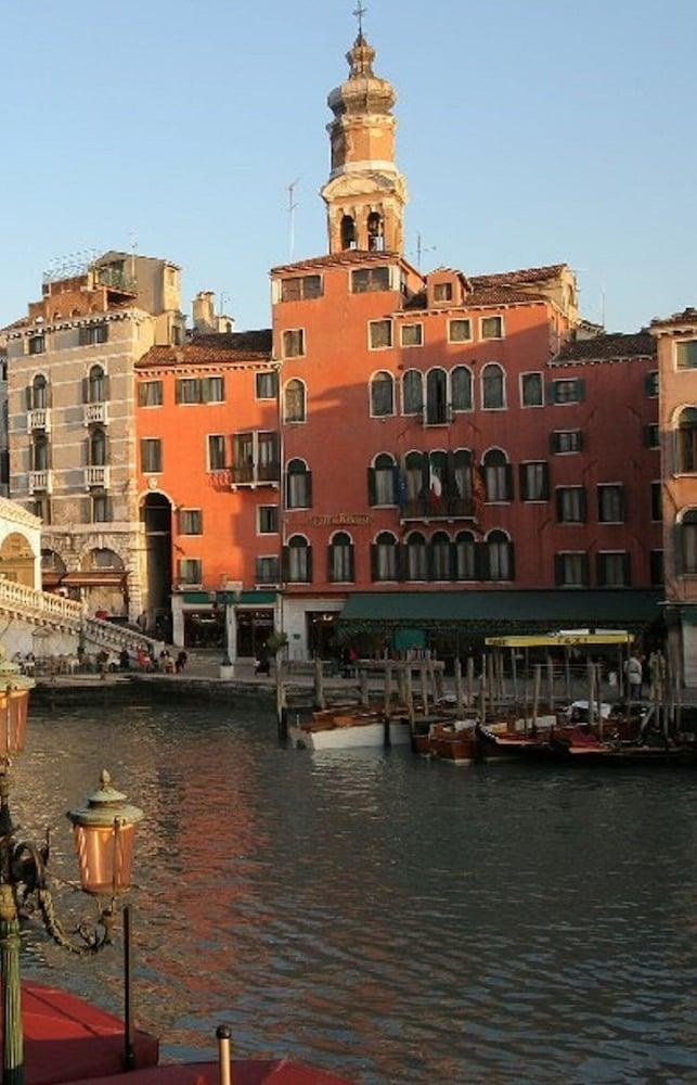 Rialto Hotel photo 2