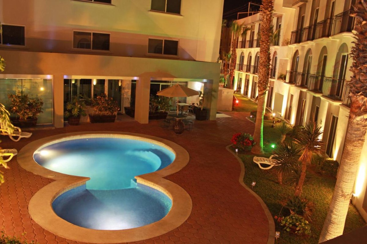 SEVEN CROWN EXPRESS & SUITES