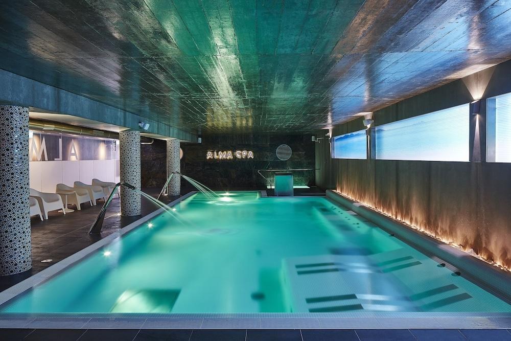 Alcazar Hotel & SPA photo 2