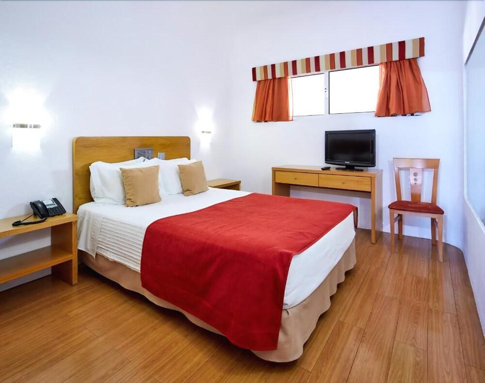 Alcazar Hotel & SPA photo 3