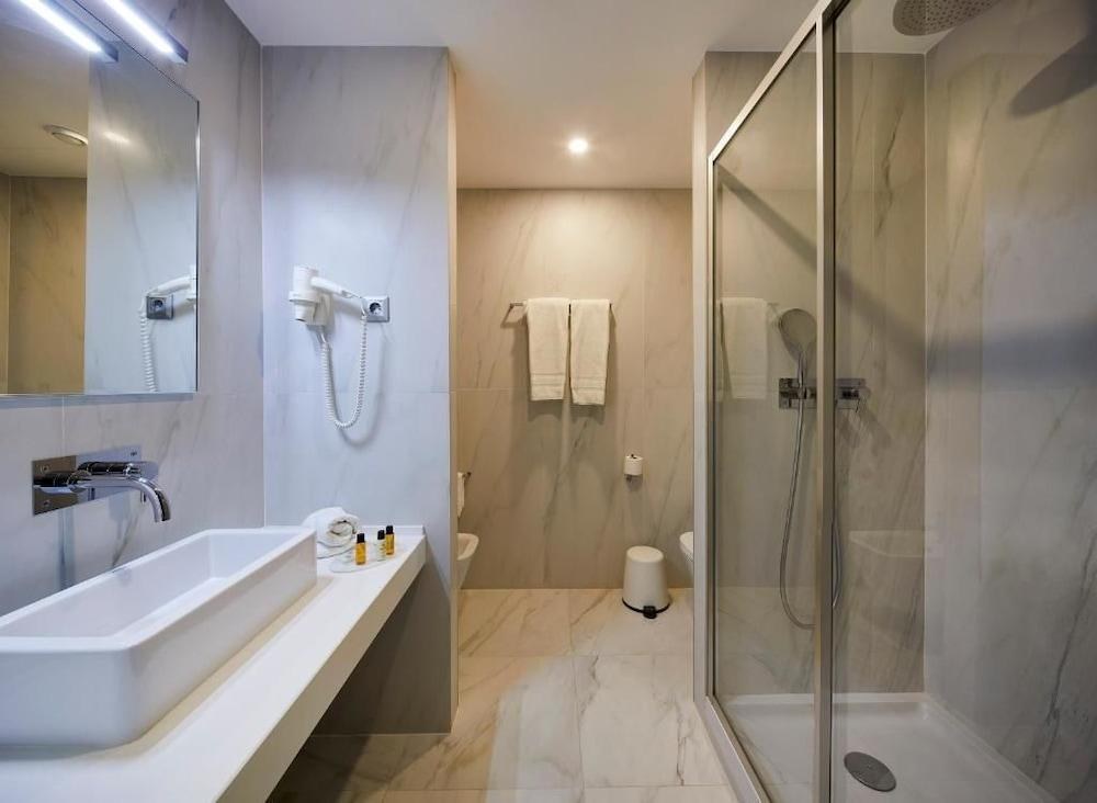 Alcazar Hotel & SPA photo 4