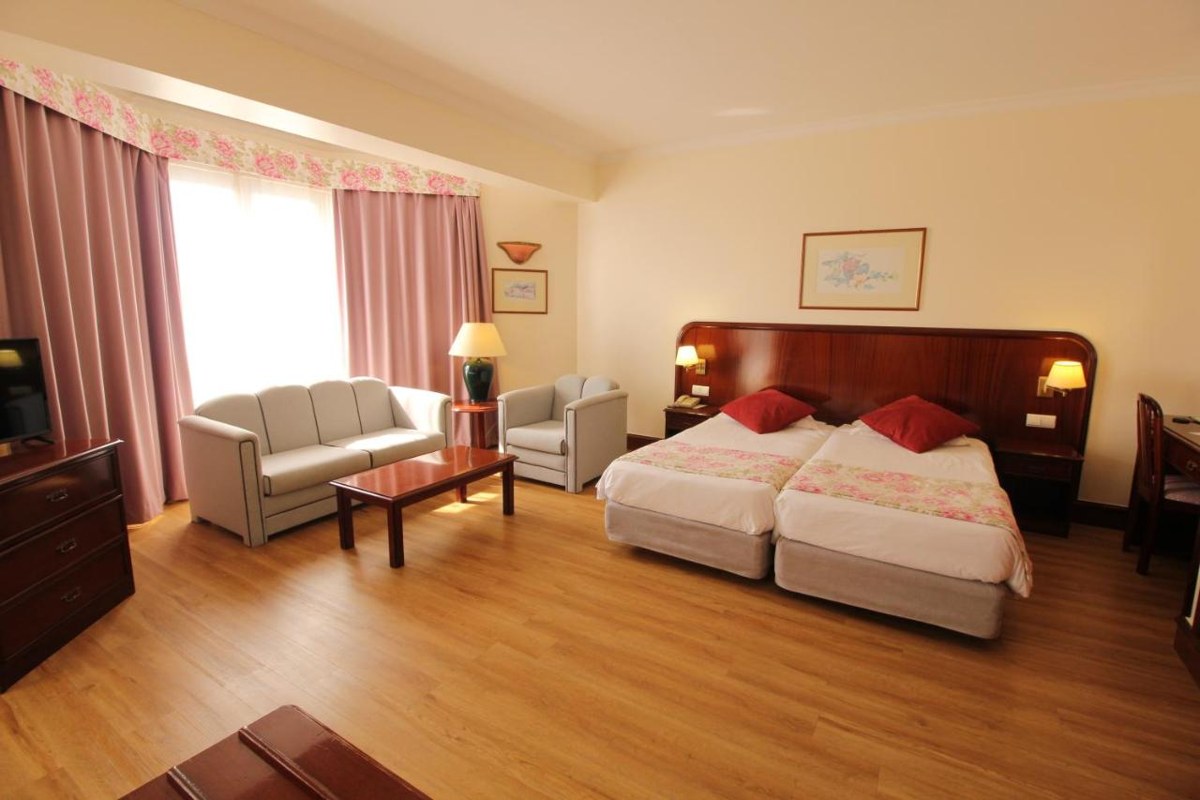 SUITE HOTEL JARDINS D'AJUDA photo 2