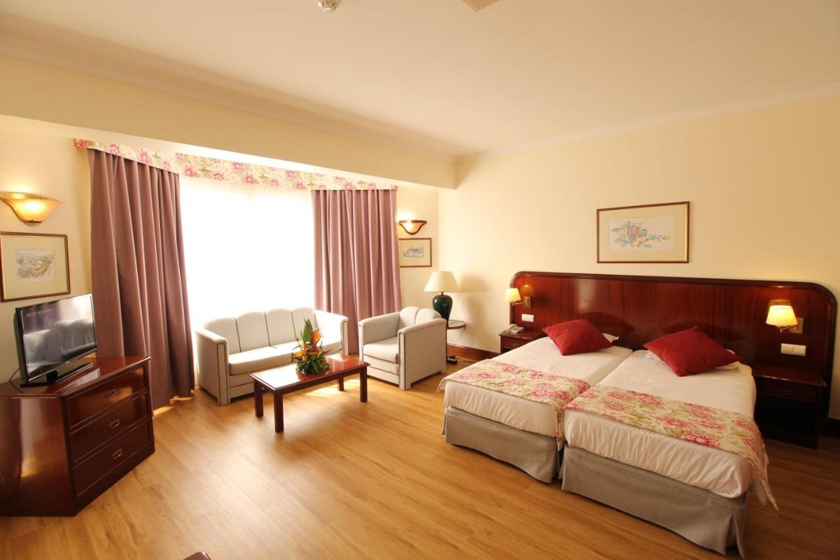 SUITE HOTEL JARDINS D'AJUDA photo 4