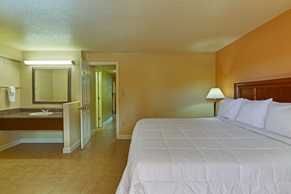CELEBRATION SUITES photo 2