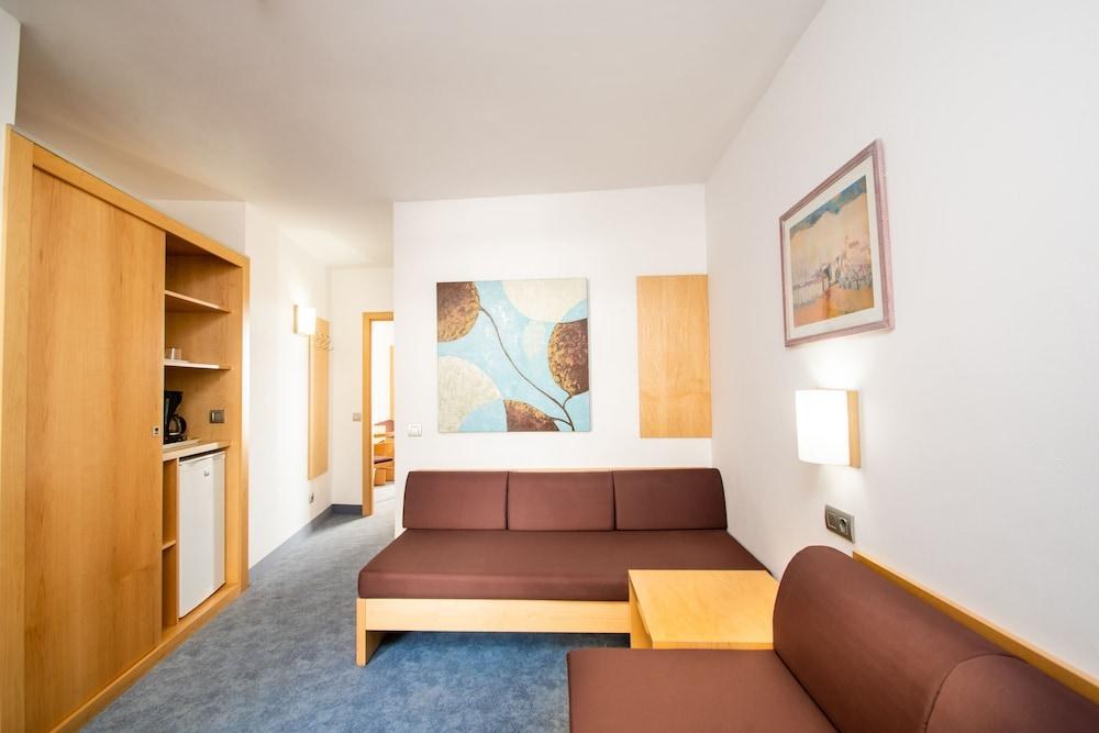 HL Rondo Hotel photo 2