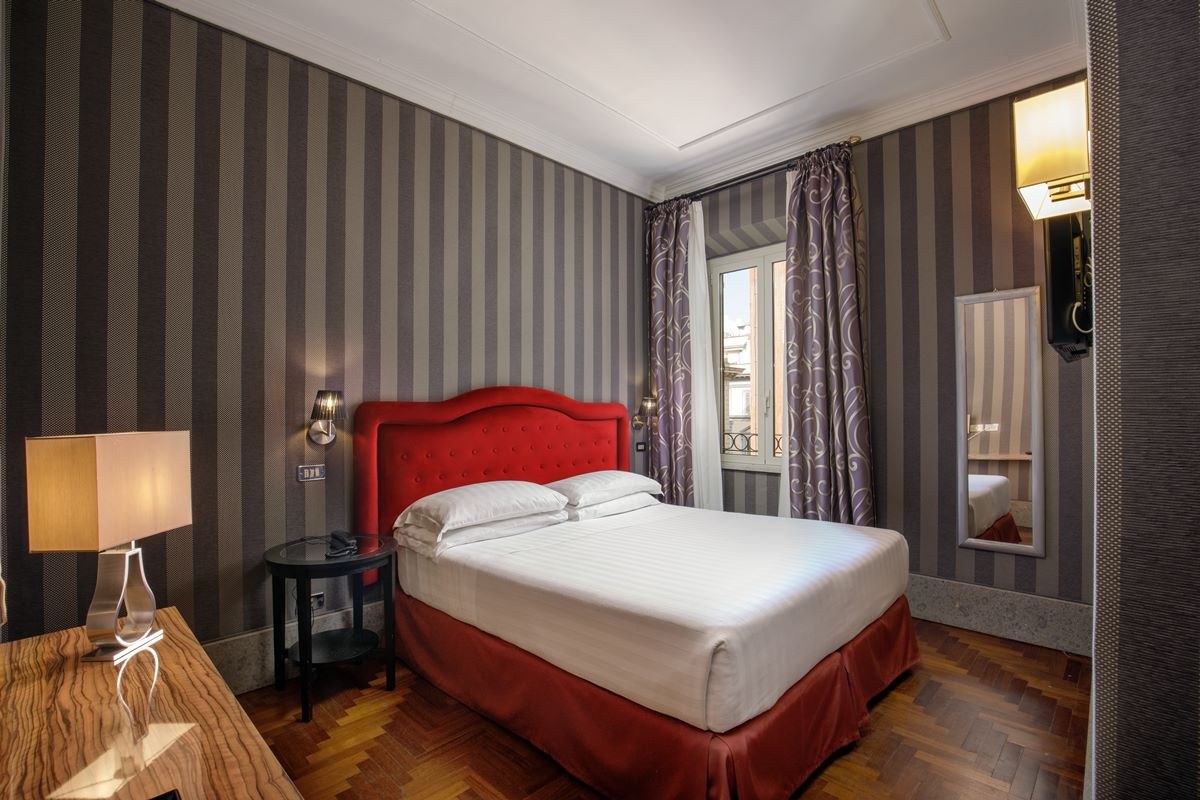 HOTEL ROYAL COURT photo 1