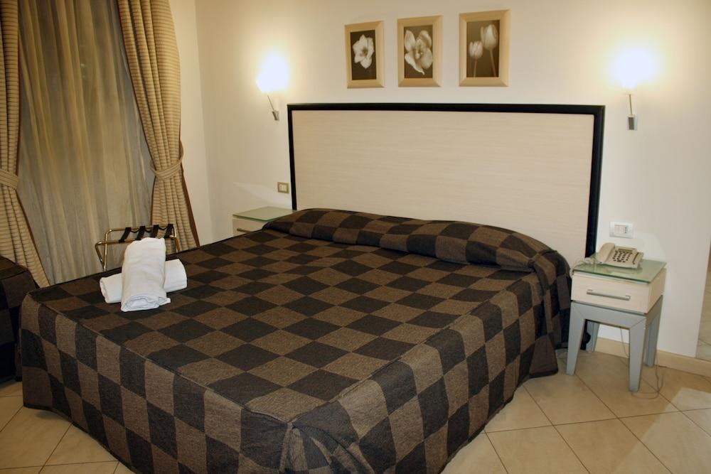 HOTEL VILLA CIBELE photo 3