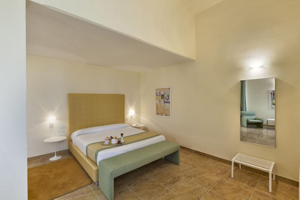MERCURE VILLA ROMANAZZI CARDUCCI photo 2